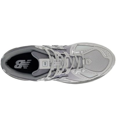 9. Buty sportowe New Balance U1906RNY
