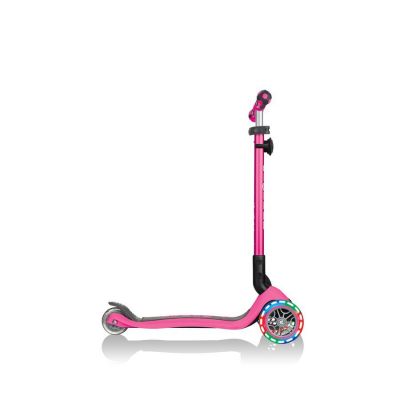 29. Hulajnoga jeździk rowerek Globber GO-UP Deluxe Lights 646-110