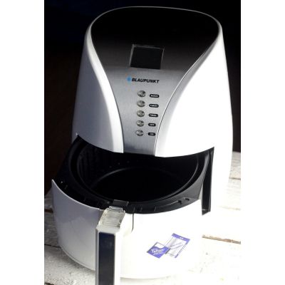 10. Frytownica beztłuszczowa Blaupunkt AFD-601 (4 l; 2,5 kg; 1500W; kolor biały)