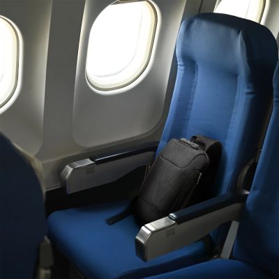 13. Plecak miejski Wozinsky Premium na jedno ramię, antykradzieżowy z organizerem i USB - czarny