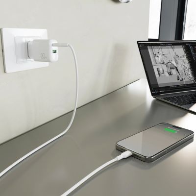 8. Ładowarka sieciowa Puro PROLITE 20W USB-A / USB-C + kabel USB-C - USB-C 1.2m - biała