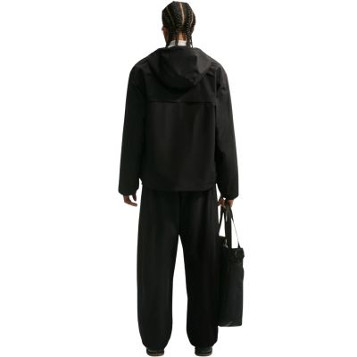 9. Kurtka męska Nike Windrunner czarna IO4379 010