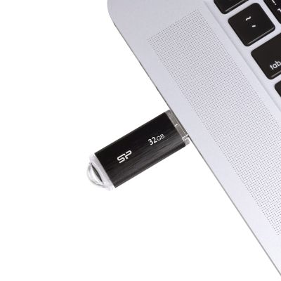 6. Pendrive Silicon Power Ultima U02 32GB USB 2.0 kolor czarny (SP032GBUF2U02V1K)