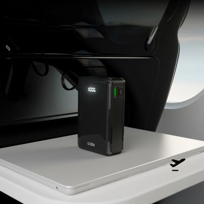 12. Powerbank SBS 20000 mAh 20 W z wbudowanym kablem USB-C i wyświetlaczem cyfrowym - czarny