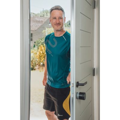 6. Inteligentny zamek do drzwi Yale Linus Smart lock L2 Lite Black