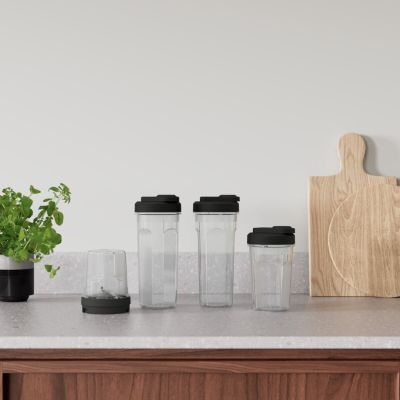 45. Blender kielichowy ELECTROLUX E4CB1-6ST