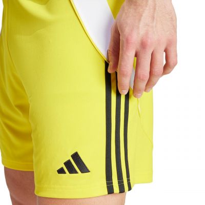 5. Spodenki adidas Tiro 24 M IS1409