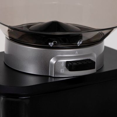 7. Młynek żarnowy ADLER AD 4300