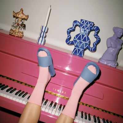 9. Kubota klapki basenowe basic plain cloud niebieskie K25SS-101-002-14-1