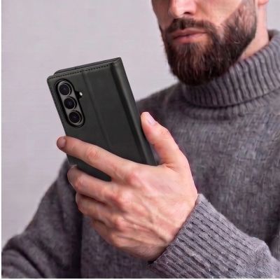 5. Etui Tech-Protect Wallet na Samsung Galaxy Z Fold 8 Ultra - czarne