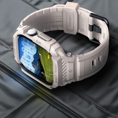 11. Pasek Spigen Rugged Armor Pro V2 na Apple Watch (46 mm) - beżowy