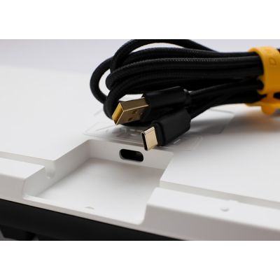 6. Ducky One 3 Classic TKL klawiatura Gaming USB Niemiecki Czarny, Biały