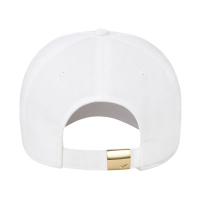 3. Czapka z daszkiem Nike Dri-FIT Club biała FB5372 101