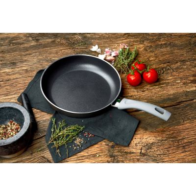 8. Patelnia BALLARINI Lazise 20 cm 75003-052-0
