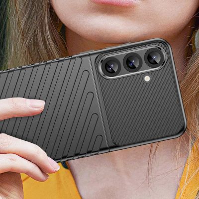 5. Thunder Case etui do Samsung Galaxy S25+ silikonowy pancerny pokrowiec - czarne