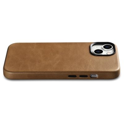 9. iCarer Oil Wax Premium Leather Case skórzane etui iPhone 14 Plus magnetyczne z MagSafe brązowy (WMI14220703-TN)