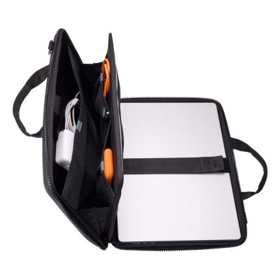 5. Rękawica Thule, pasuje do rozmiaru 16", podłączanie do MacBooka, czarny