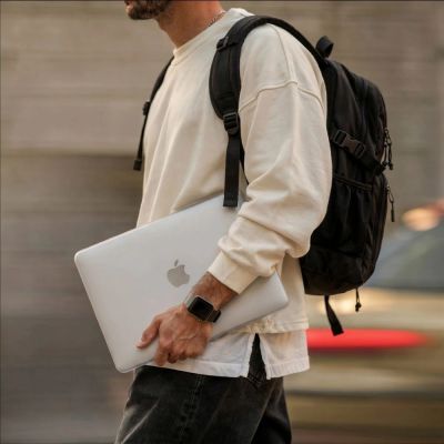 5. Etui Tech-Protect SmartShell na MacBook Neo 13" 2026 - przezroczyste matowe