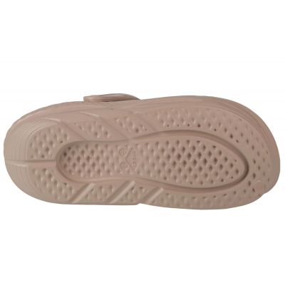 4. Chodaki Crocs Off Grid Clog 209501-2V3