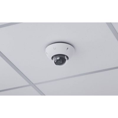 23. Kamera Ubiquti UniFi G6 Dome White (UVC-G6-Dome-W) 8MP 3840 x 2160 (16:9) IP66 IK10 9,25W