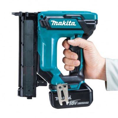 2. Makita DFN350Z gwoździarka / zszywacz Pneumatyczny