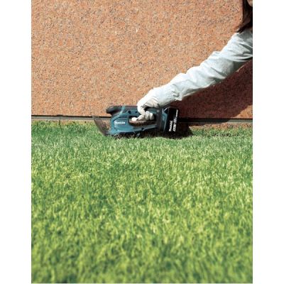 48. Nożyce akumulatorowe do trawy MAKITA DUM604ZX