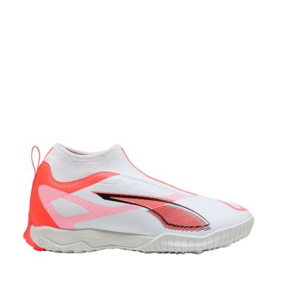 7. Buty piłkarskie Puma Ultra 5 Match+ LL TT Jr 108355 01