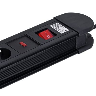 3. MACLEAN LISTWA ZASILAJĄCA 8 GNIAZD Z 1 WYŁĄCZNIKIEM MCE11