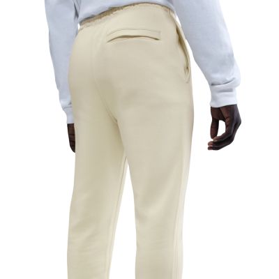 4. Spodnie męskie Nike Club BB Jogger kremowe FN3787 229
