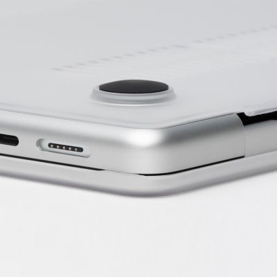 5. ZAGG Hardshell - obudowa ochronna do MacBook Pro 16" M1 / M2 / M3 / M4 (clear)