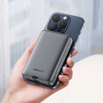 7. Powerbank Acefast M10 magnetyczny 2x USB-C PD 30W z ładowaniem indukcyjnym 15W i kablem USB-C - czarny
