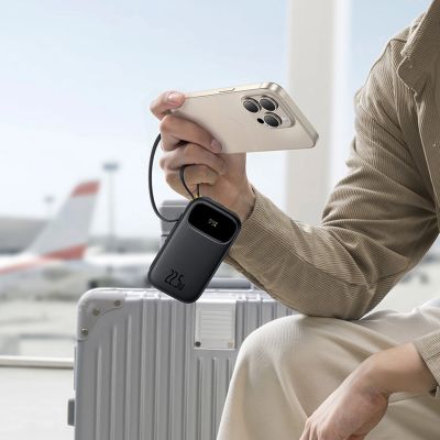 6. Powerbank Baseus EnerFill FC31 10000mAh 22.5W z wyświetlaczem cyfrowym i 2 wbudowanymi kablami (USB-C + Lightning) - czarny