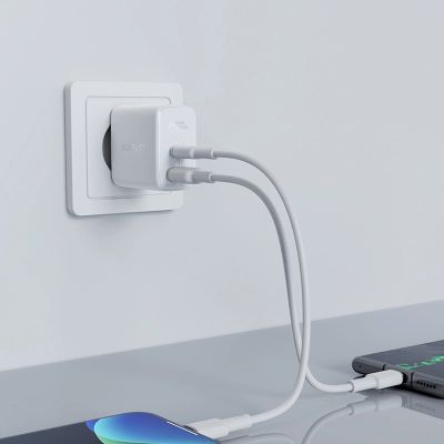 2. Acefast ładowarka sieciowa USB Typ C / USB 32W, PPS, PD, QC 3.0, AFC, FCP biały (A5 white)