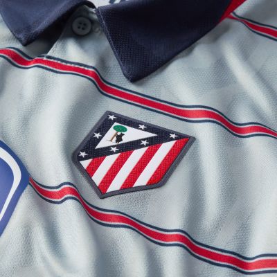 6. Koszulka dla dzieci Nike Atlético Madryt Stadium 2026/27 II6684 087