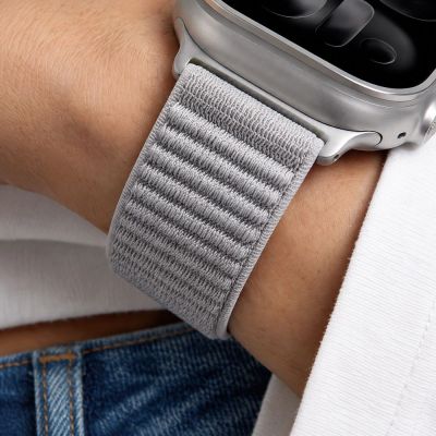 7. Pasek Tech-Protect NylonLoop na Apple Watch 44 / 45 / 46 / 49 mm - szary