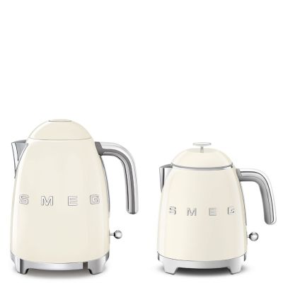 38. Czajnik SMEG KLF05CREU mini 0,8L creme