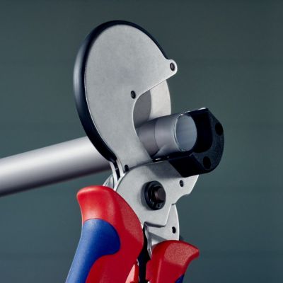 28. KNIPEX OBCINAK DO RUR KOMPOZYTOWYCH I PLASTIKOWYCH