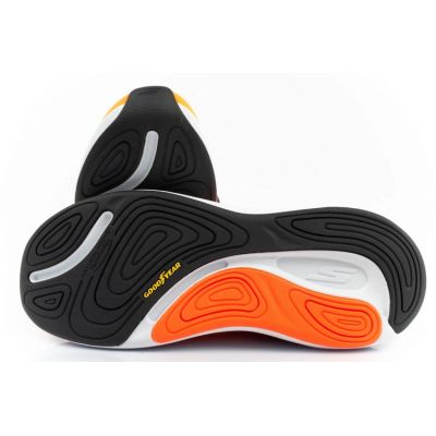 9. Buty do biegania Skechers Max Cushioning M 220932/ORBK