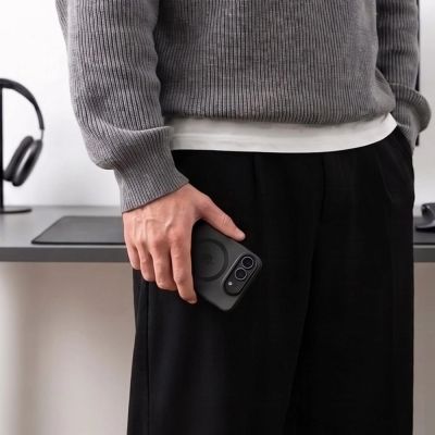 7. Etui Tech-Protect MagPeak MagSafe CC na iPhone Duo - czarne matowe
