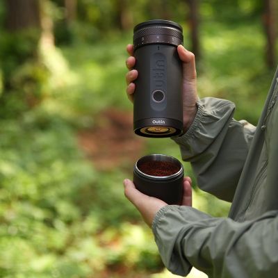 4. OUTIN PRZENOŚNY ELEKTRYCZNY MŁYNEK DO KAWY OUTIN FINO TUNDRA BROWN OTCG-01-TB