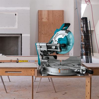 2. Makita DLS211ZU piła ukośna 4400 RPM