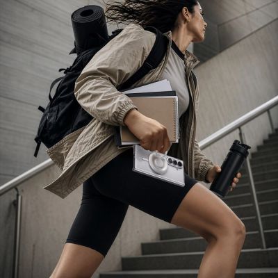 9. Etui Spigen AirSkin Zero MagFit MagSafe na Samsung Galaxy Z Fold 8 Ultra - przezroczysto-białe