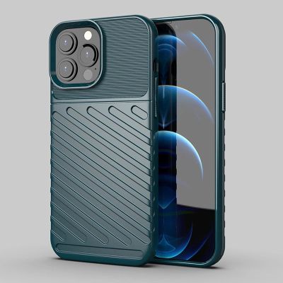 2. Thunder Case elastyczne pancerne etui pokrowiec iPhone 13 Pro Max zielony