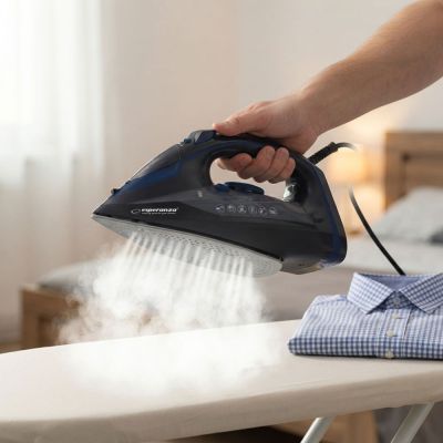 6. ESPERANZA ŻELAZKO PAROWE RAYON 2600W EHI012