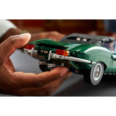 11. LEGO Icons 11381 - Jaguar E-Type