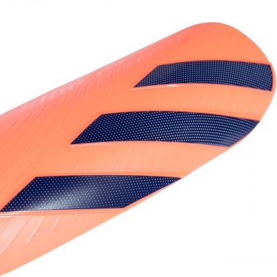 2. Ochraniacze piłkarskie adidas Tiro Club KA0028