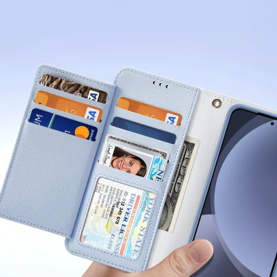 7. Etui skórzane Dux Ducis Lawa na Samsung Galaxy S25+ z odłączanym portfelem magnetycznym - niebieskie