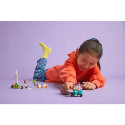 7. LEGO FRIENDS 42641 Przygoda z surfującymi psami i skuterem