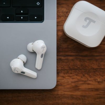 6. Teufel AIRY TWS Pro True-Wireless Słuchawki douszne Bluetooth srebrno-białe - Słuchawki - 20 KHz