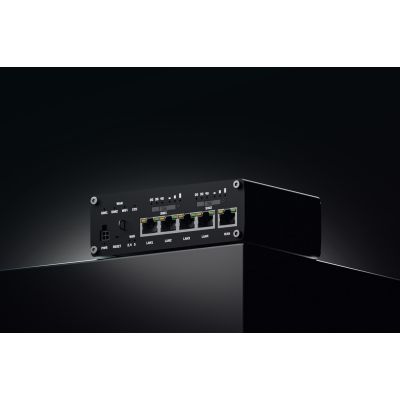 8. Teltonika RUTX12 Router sieci komórkowej